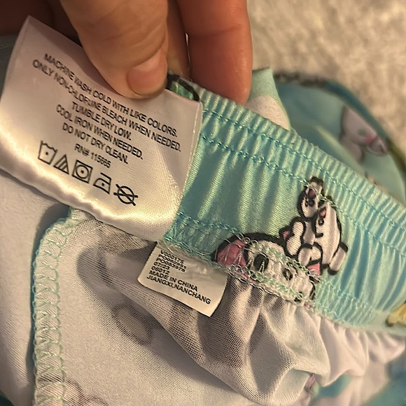 Hello Kitty sleep pants . Pockets on either side tie at the front. Adorable - Picture 6 of 6